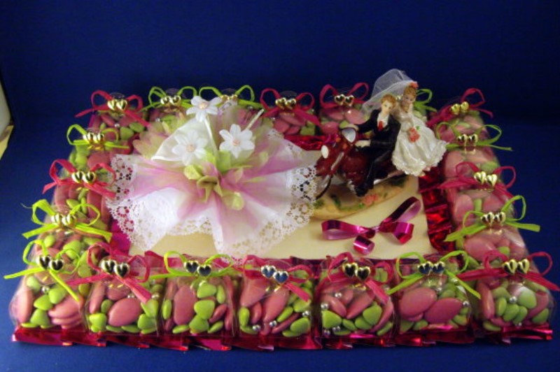 ../Images/plateau boites vert fuchia mariage 10 09 2009.jpg